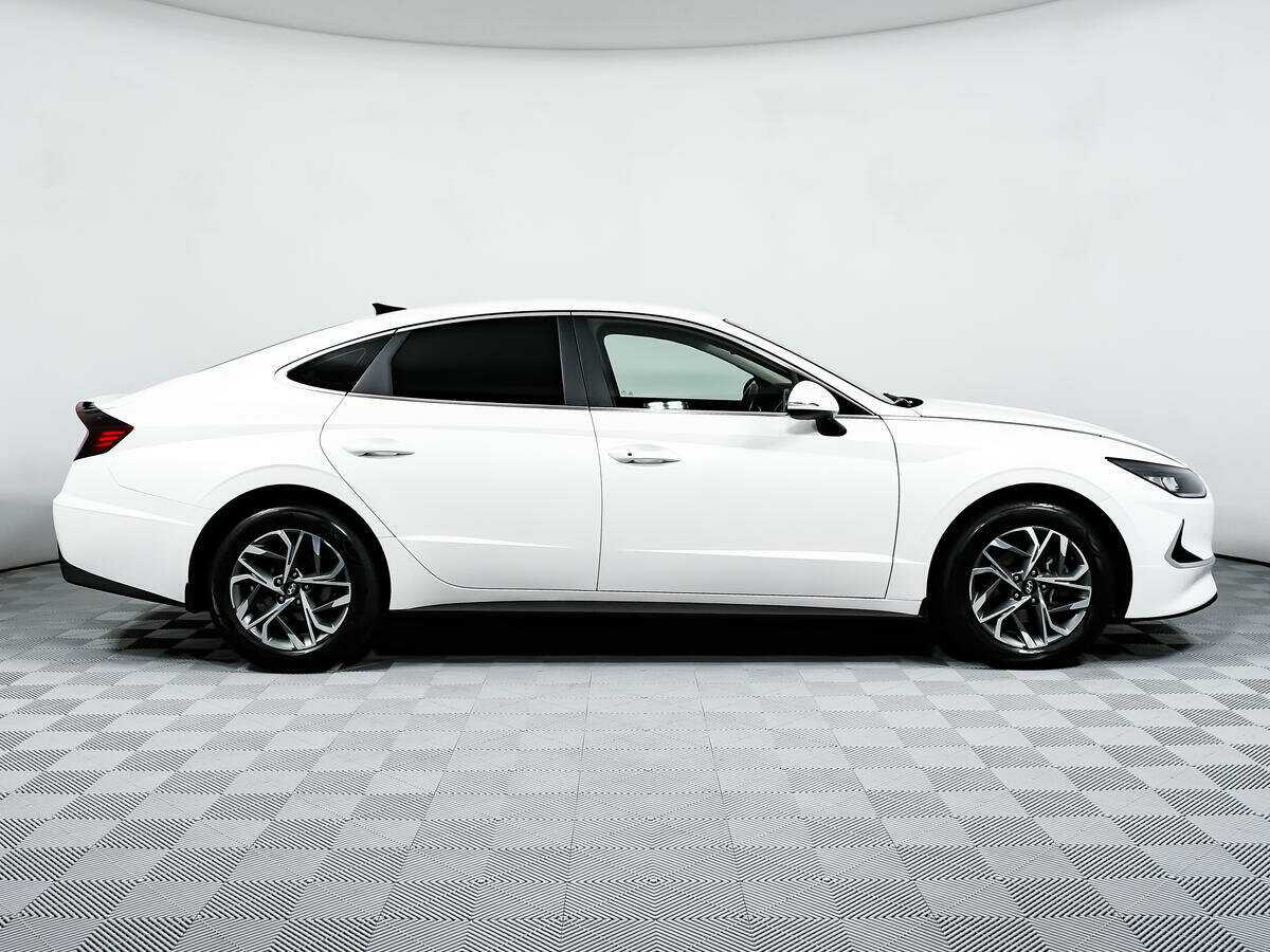 Купить Hyundai Sonata с пробегом. Фото: #3