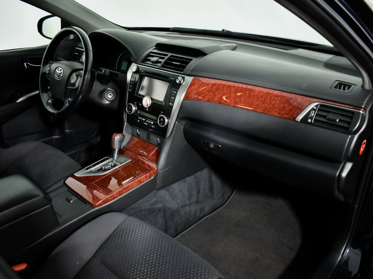 Купить Toyota Camry с пробегом. Фото: #9