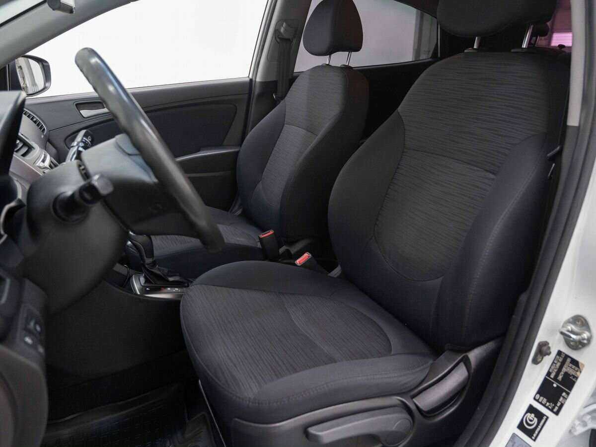 Купить Hyundai Solaris с пробегом. Фото: #8