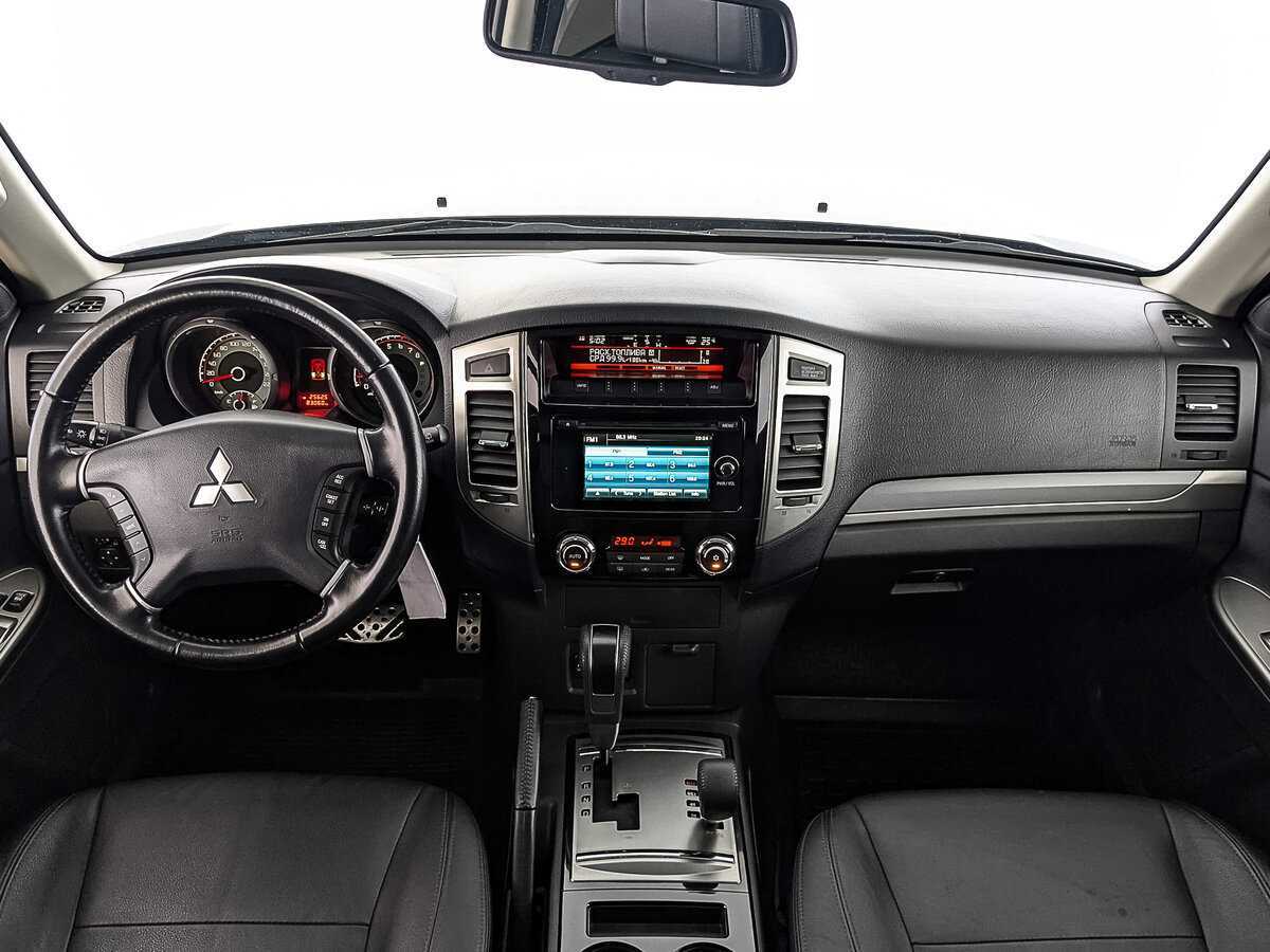 Купить Mitsubishi Pajero с пробегом. Фото: #13