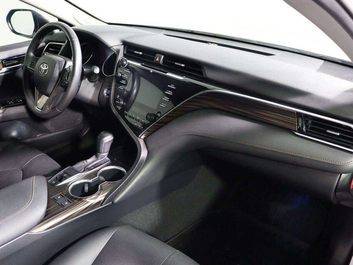 Купить Toyota Camry с пробегом. Фото: #6