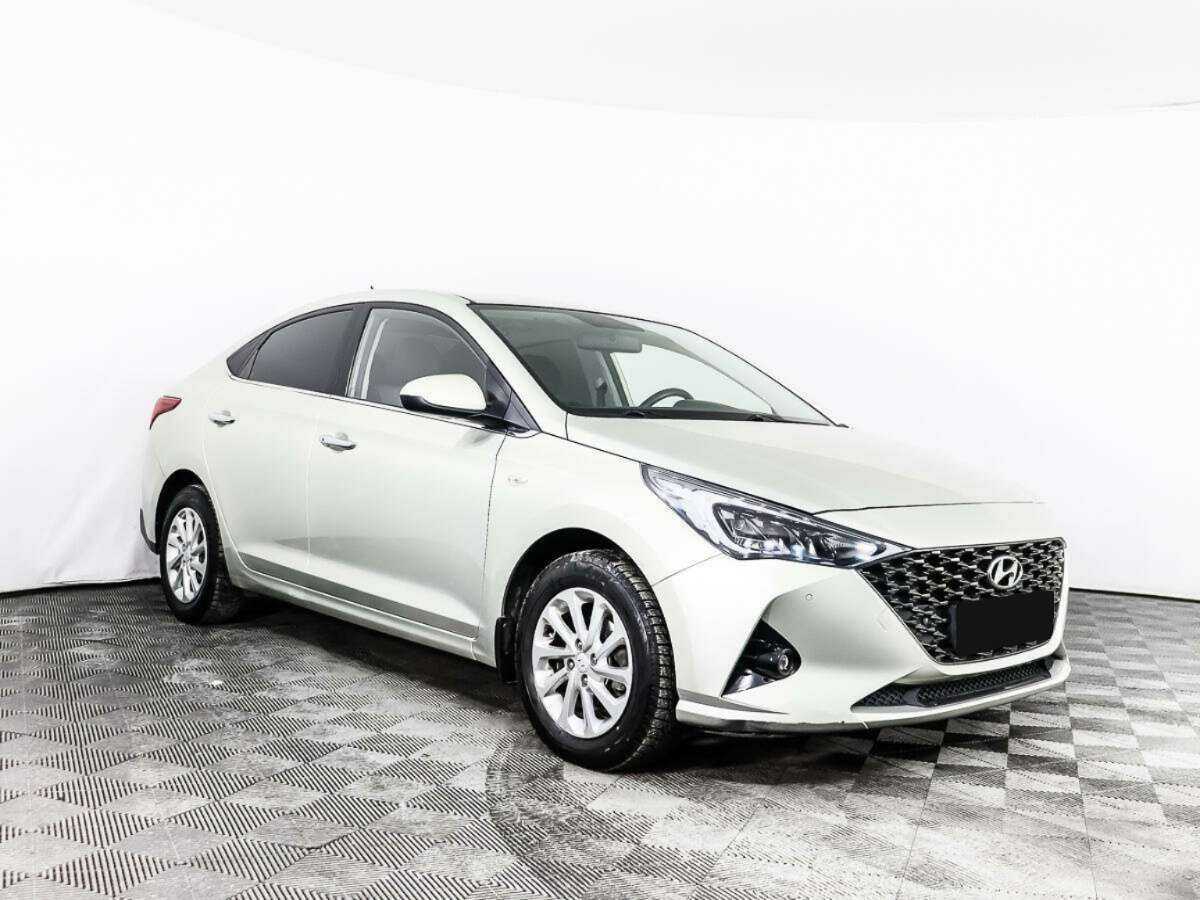 Купить Hyundai Solaris с пробегом. Фото: #2