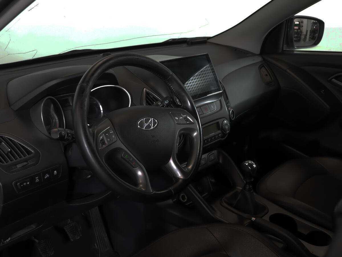 Купить Hyundai ix35 с пробегом. Фото: #11