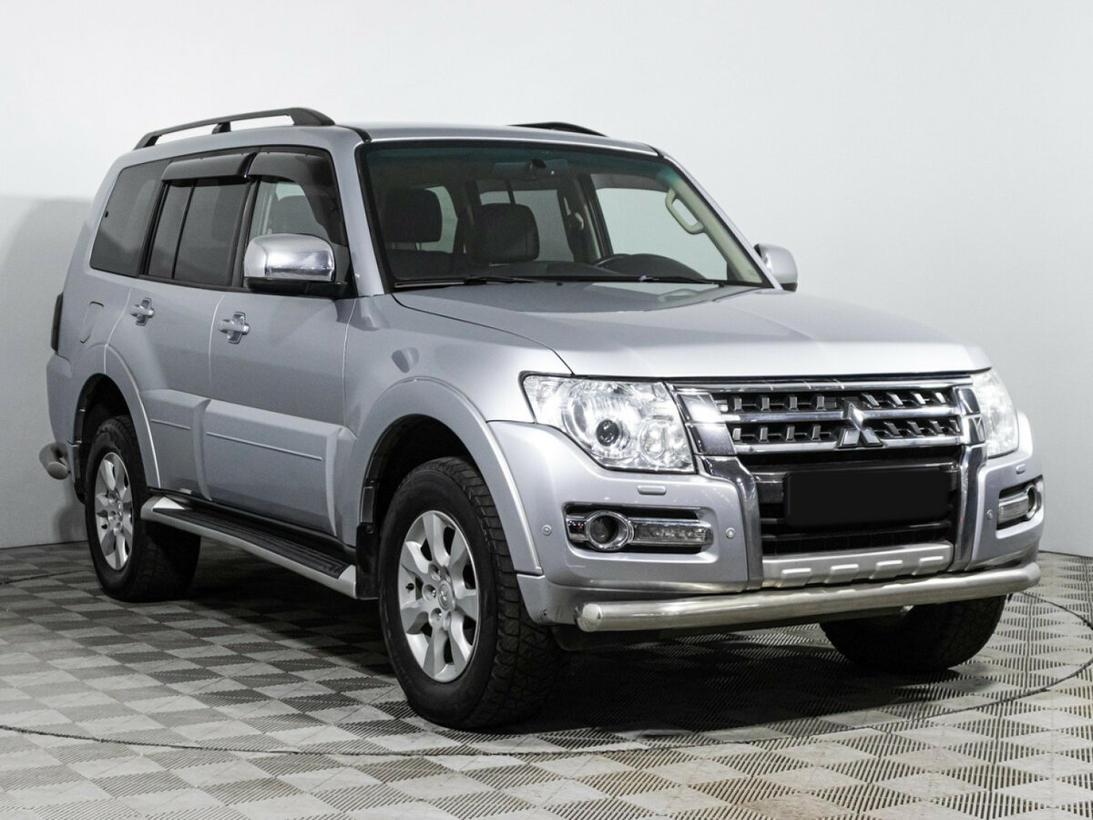 Купить Mitsubishi Pajero с пробегом. Фото: #2