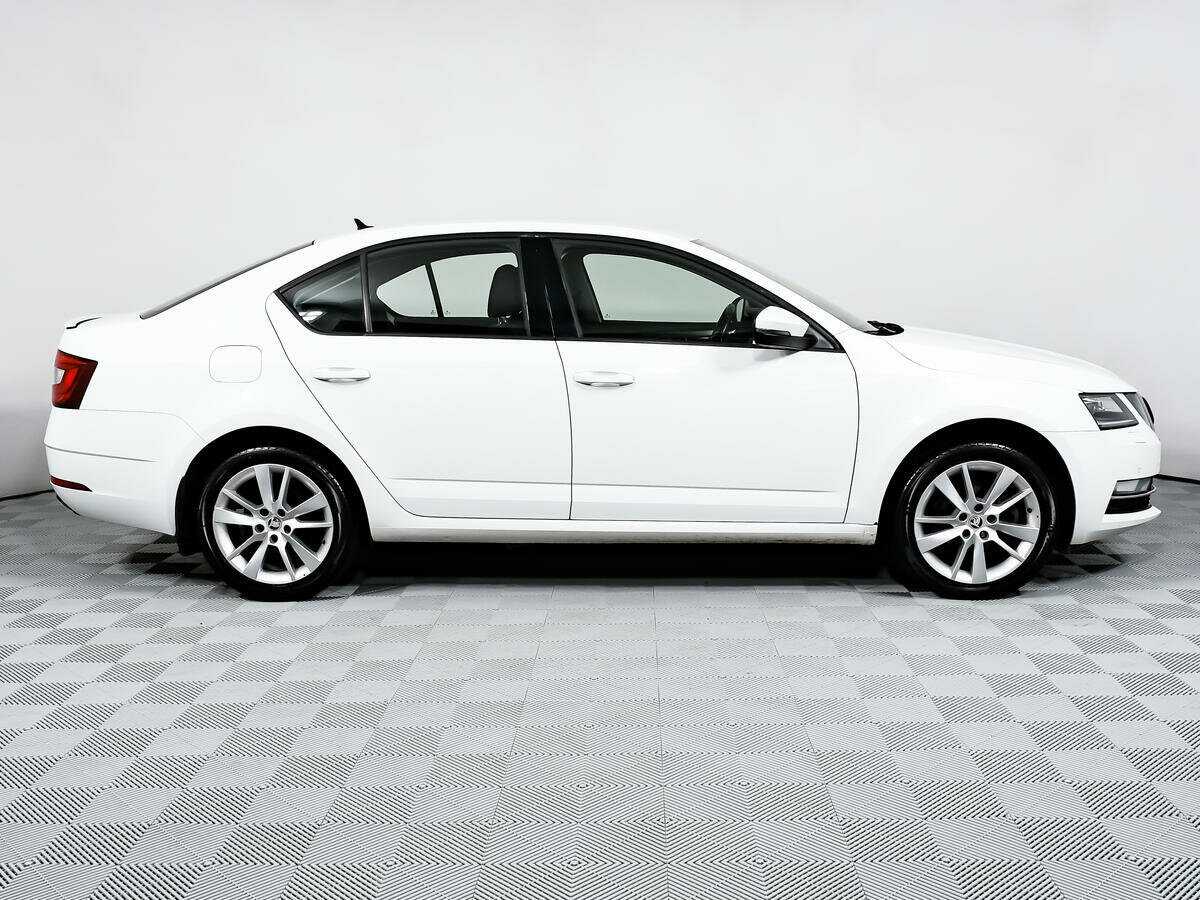 Купить Skoda Octavia с пробегом. Фото: #3