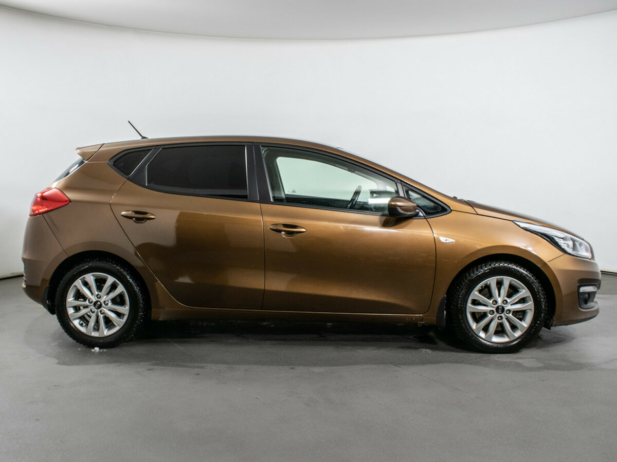 Купить Kia Ceed с пробегом. Фото: #3