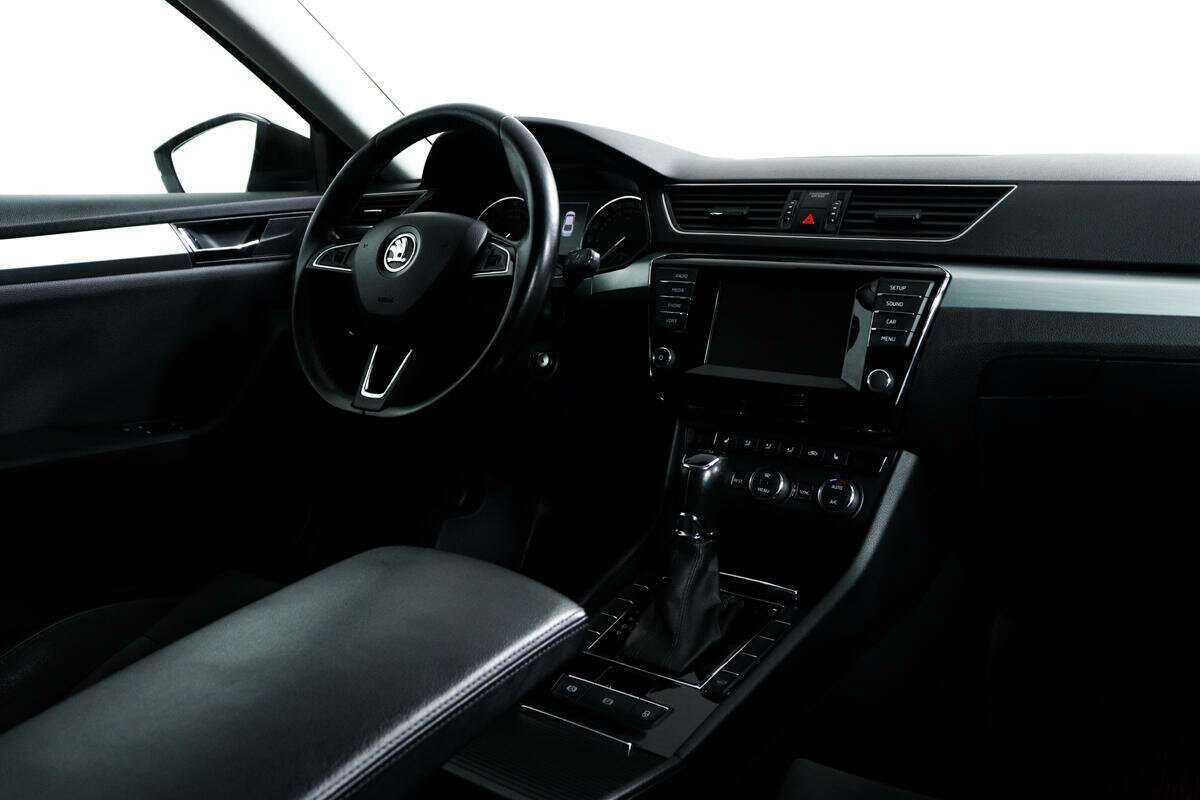 Купить Skoda Superb с пробегом. Фото: #8