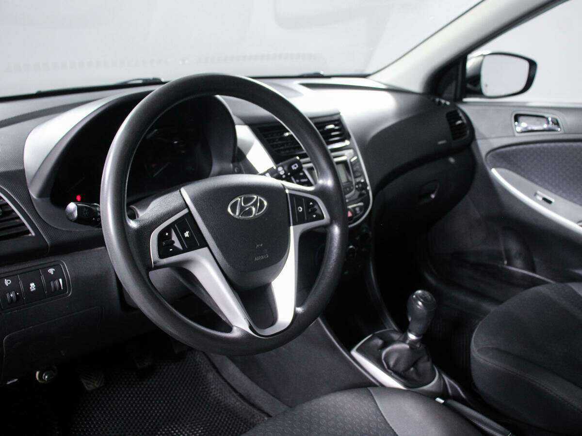 Купить Hyundai Solaris с пробегом. Фото: #10