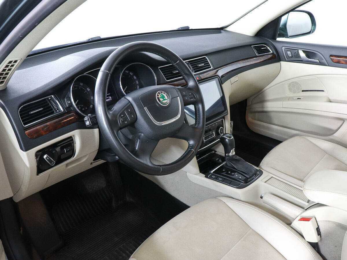 Купить Skoda Superb с пробегом. Фото: #8