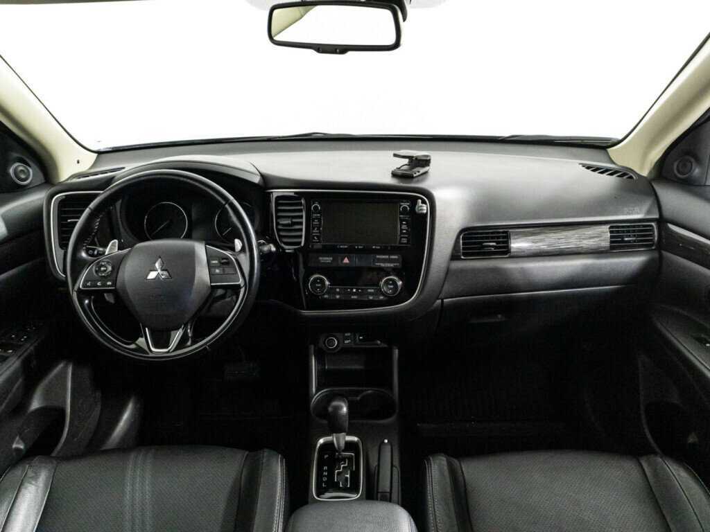 Купить Mitsubishi Outlander с пробегом. Фото: #12