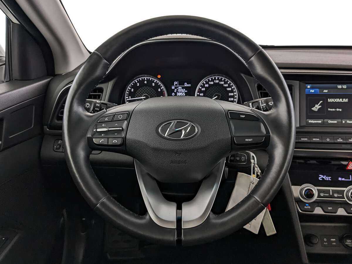 Купить Hyundai Elantra с пробегом. Фото: #21
