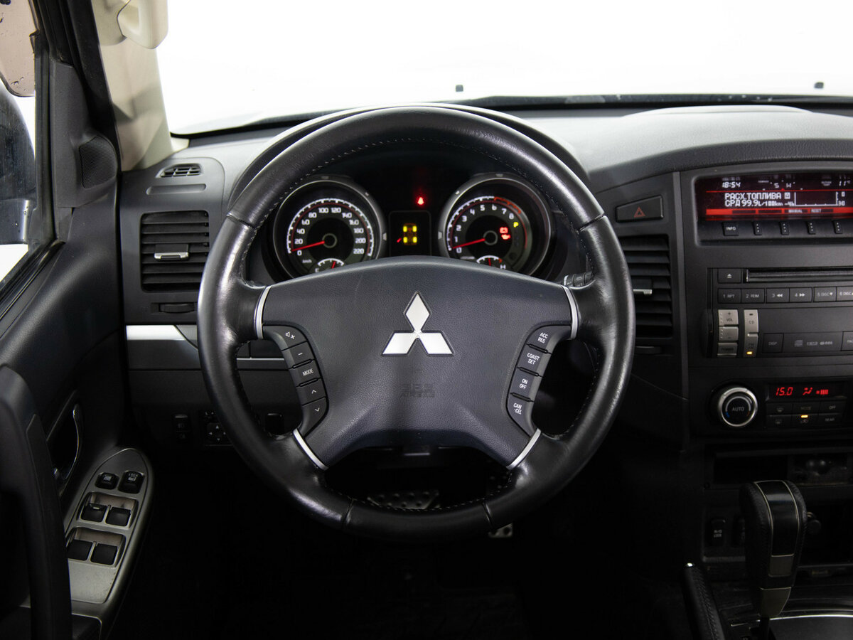 Купить Mitsubishi Pajero с пробегом. Фото: #7