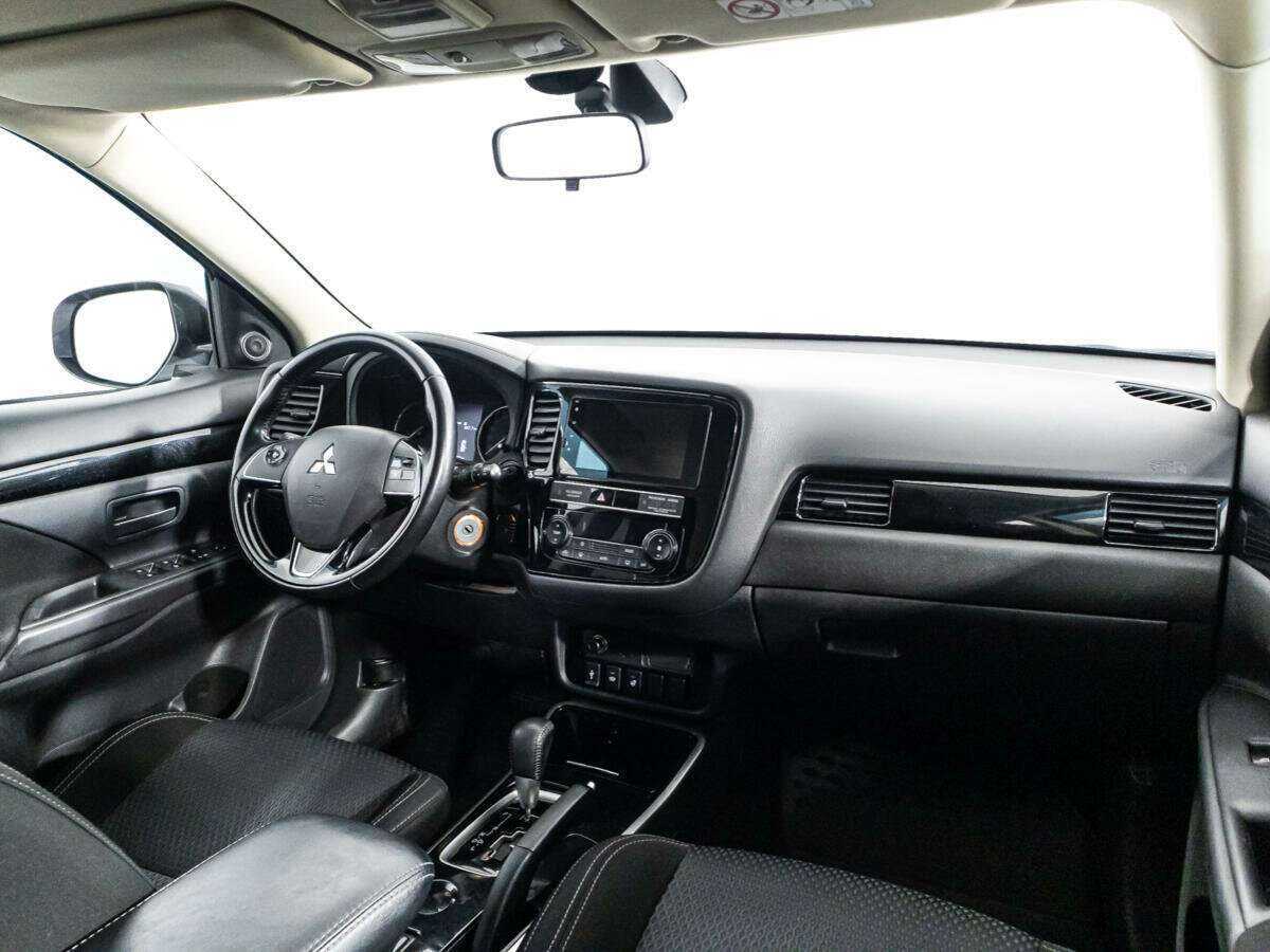 Купить Mitsubishi Outlander с пробегом. Фото: #8