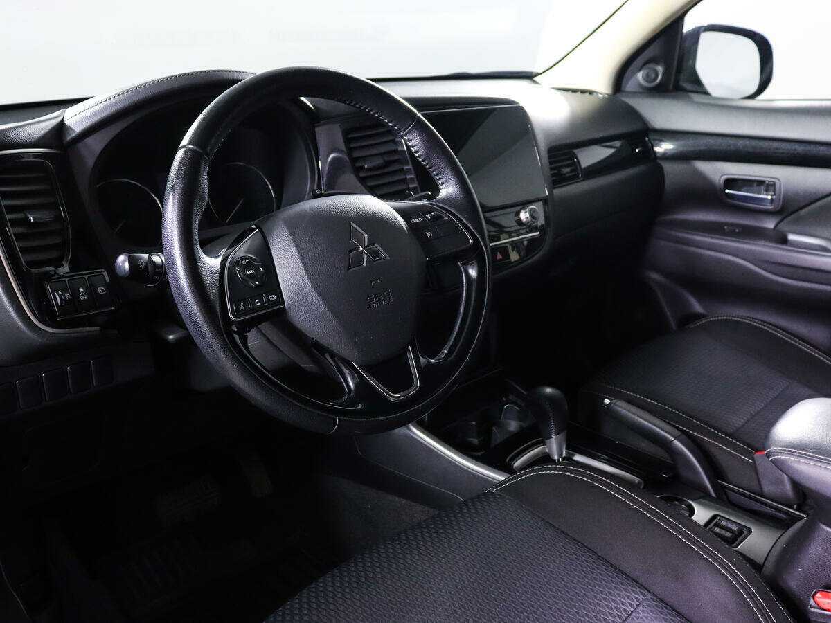 Купить Mitsubishi Outlander с пробегом. Фото: #11
