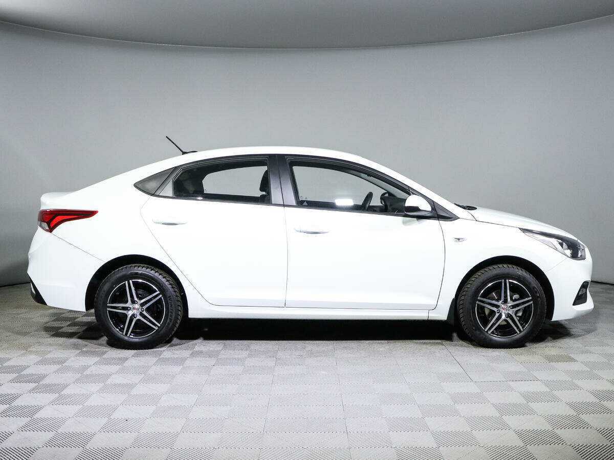 Купить Hyundai Solaris с пробегом. Фото: #3