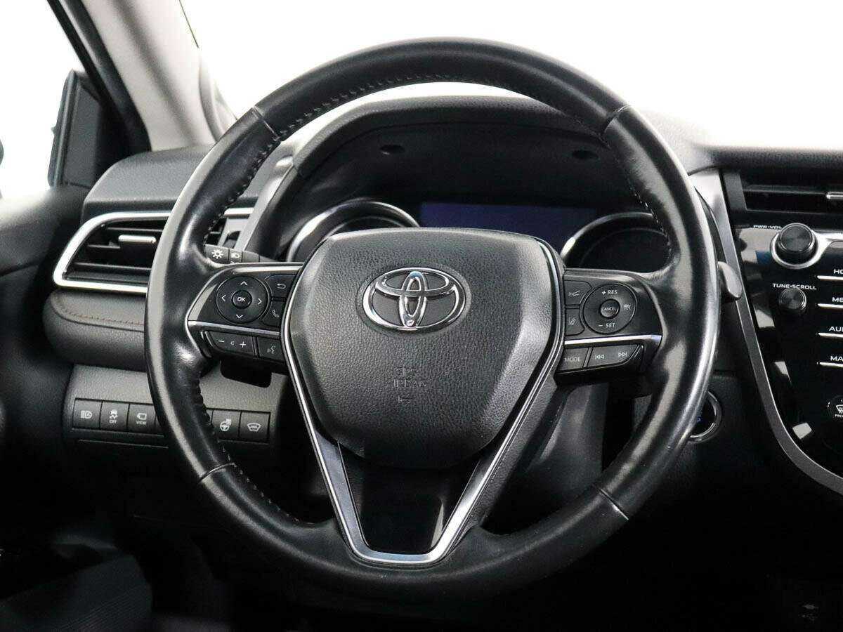 Купить Toyota Camry с пробегом. Фото: #12