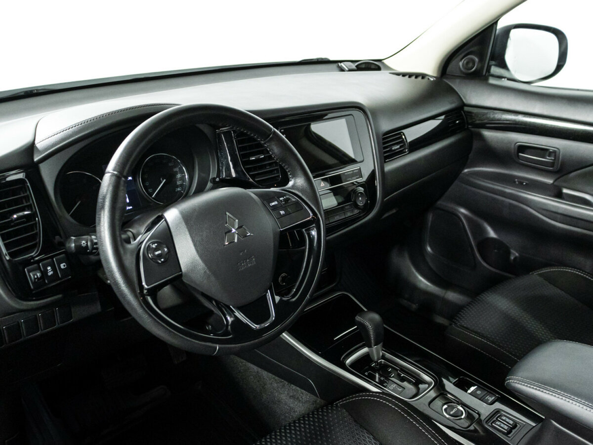 Купить Mitsubishi Outlander с пробегом. Фото: #8