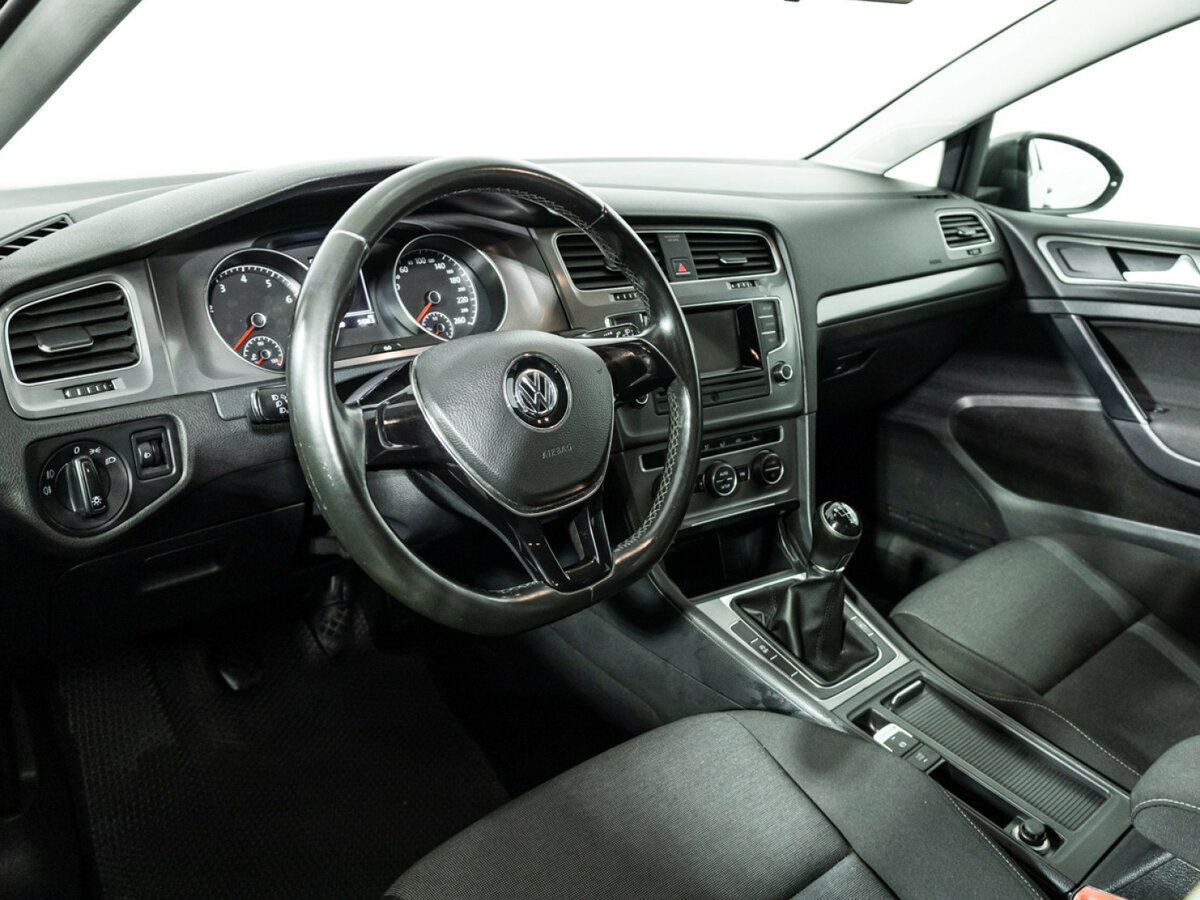 Купить Volkswagen Golf с пробегом. Фото: #10
