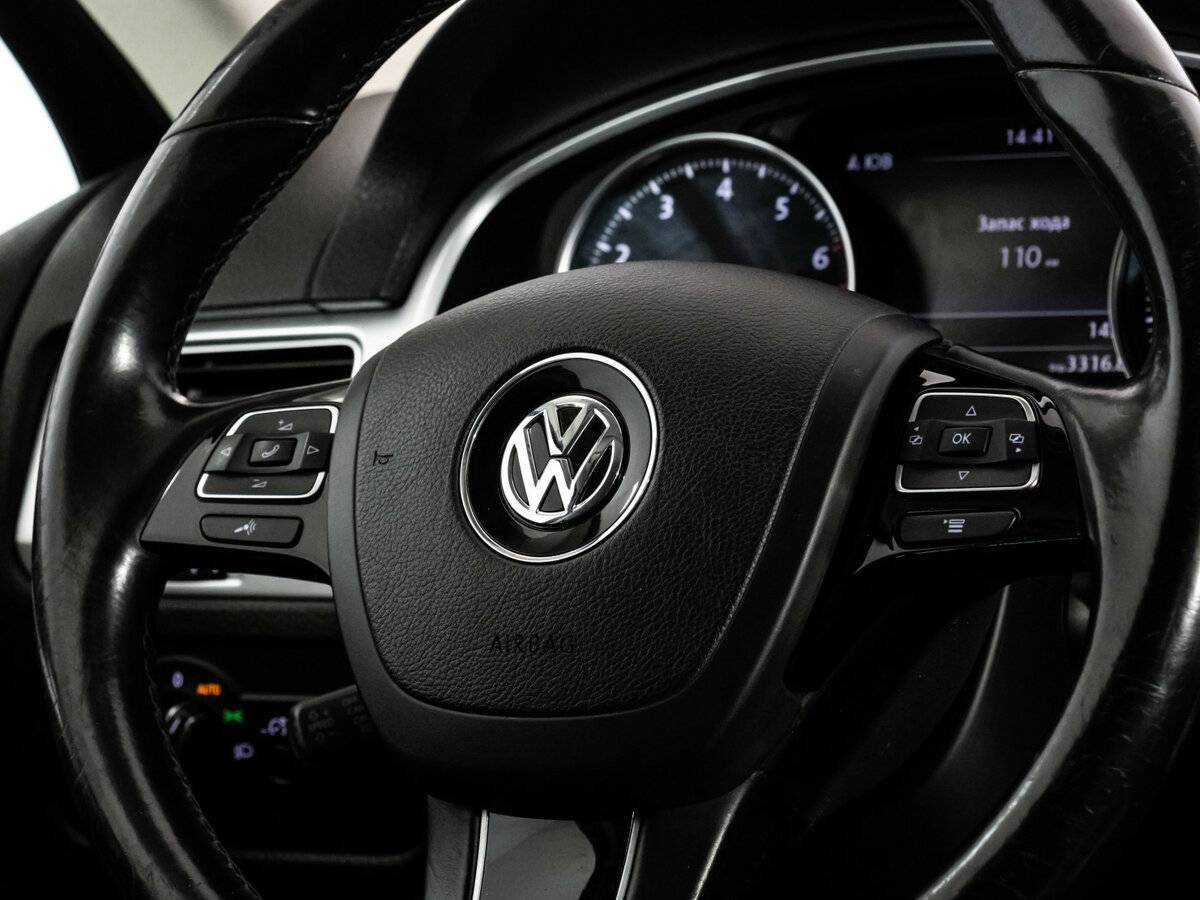 Купить Volkswagen Touareg с пробегом. Фото: #11