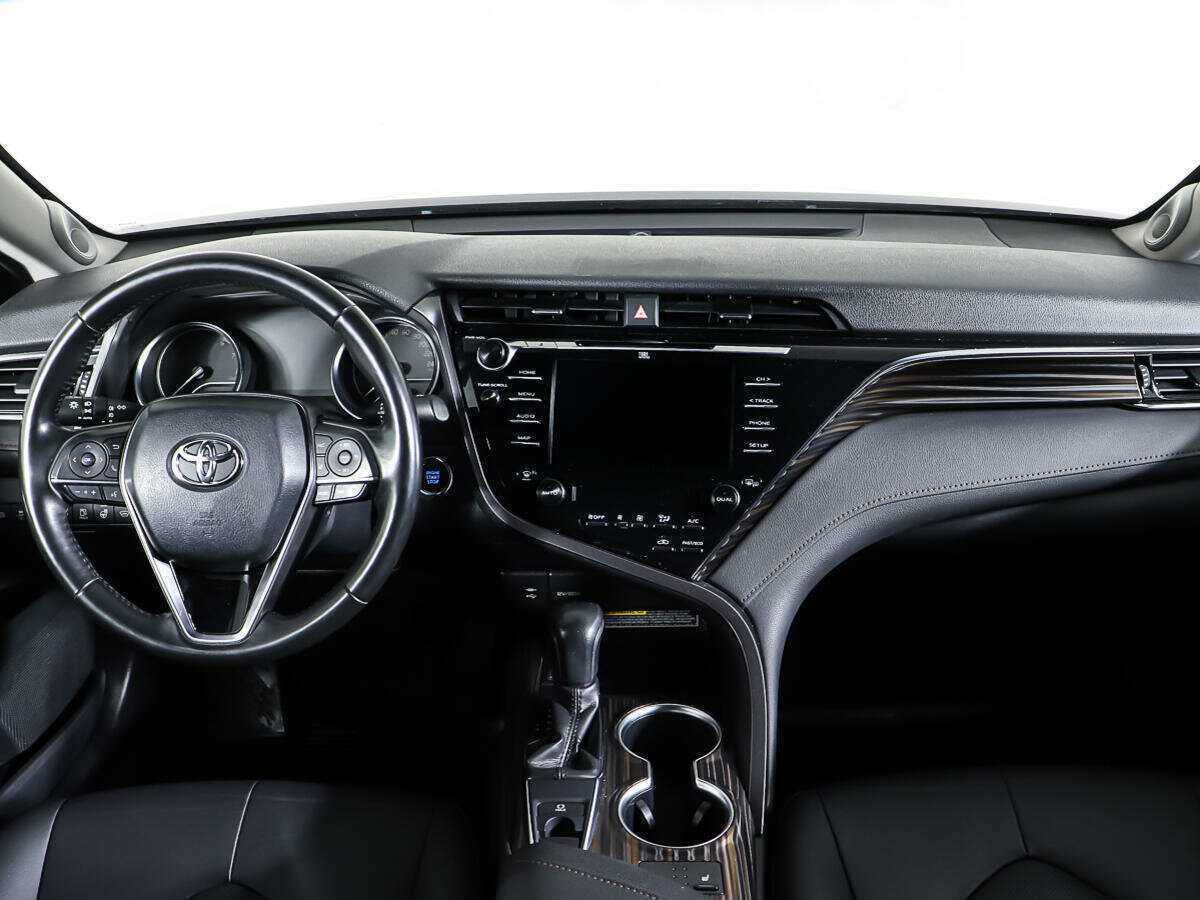 Купить Toyota Camry с пробегом. Фото: #10