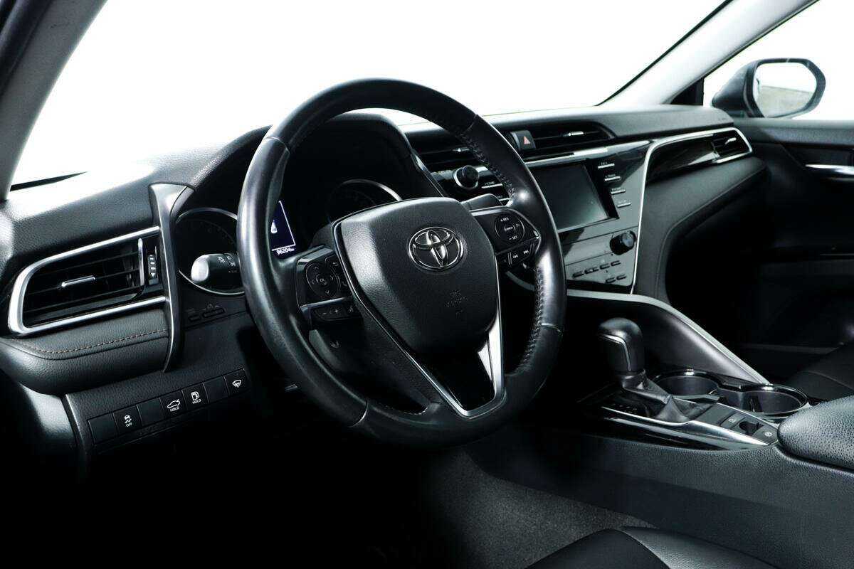 Купить Toyota Camry с пробегом. Фото: #12