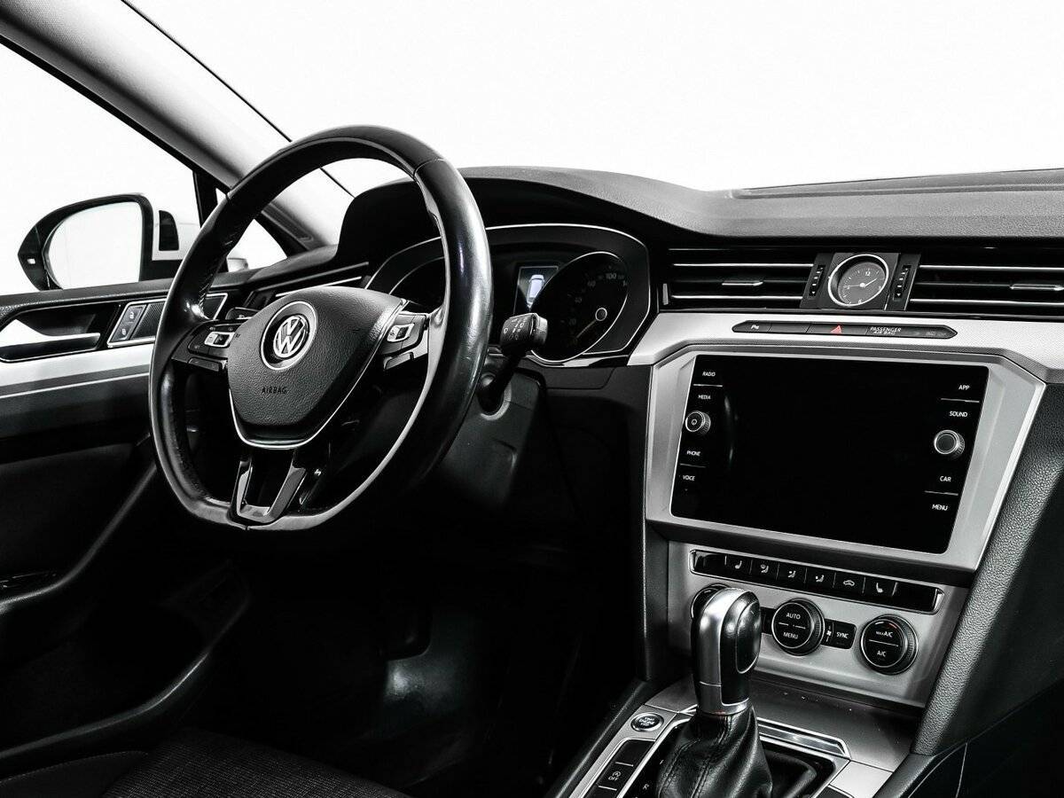Купить Volkswagen Passat с пробегом. Фото: #8