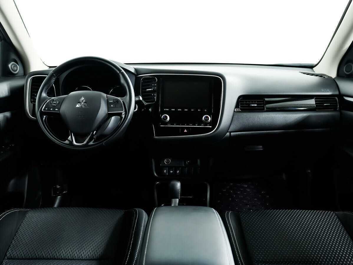 Купить Mitsubishi Outlander с пробегом. Фото: #8