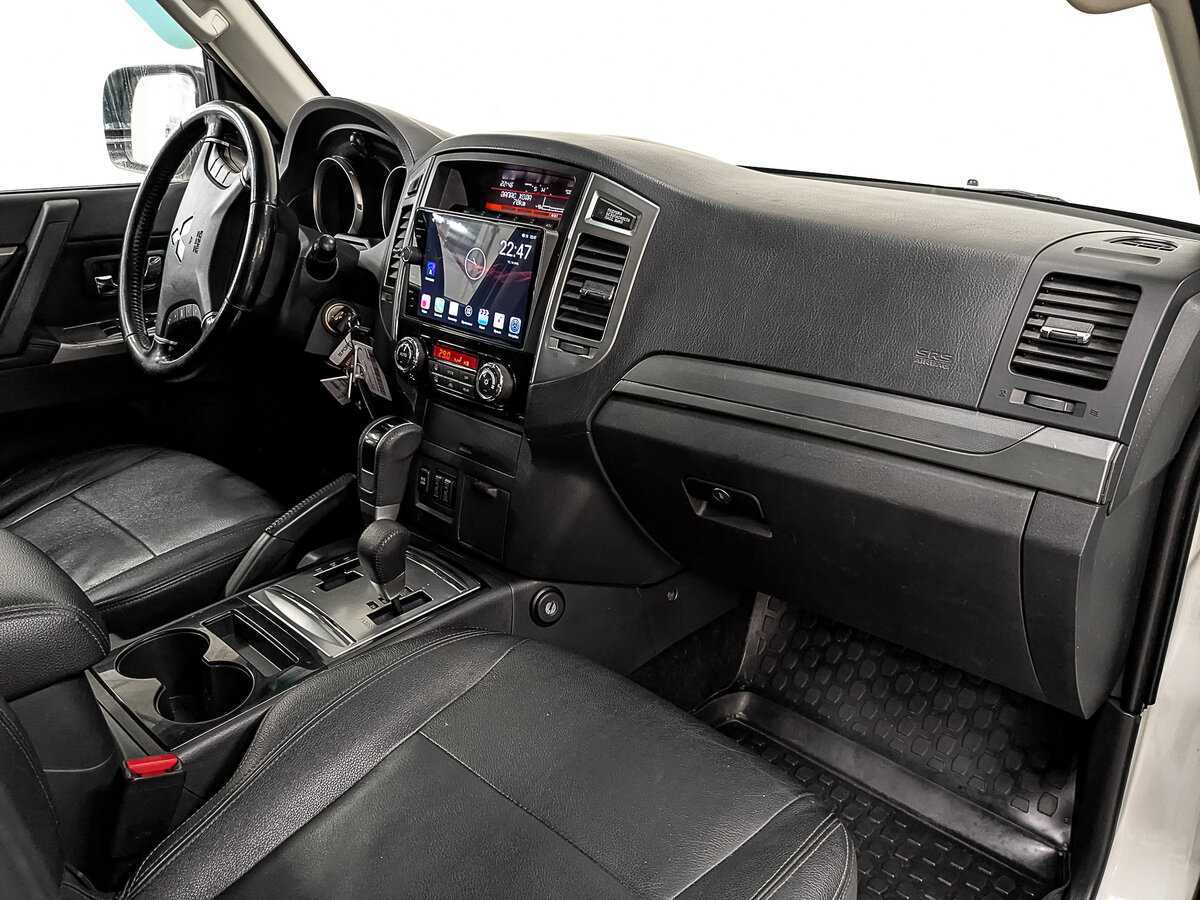 Купить Mitsubishi Pajero с пробегом. Фото: #12