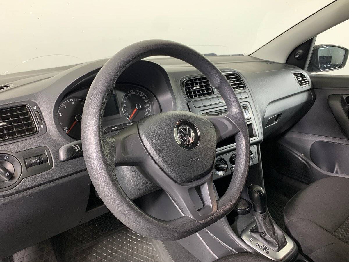 Купить Volkswagen Polo с пробегом. Фото: #10