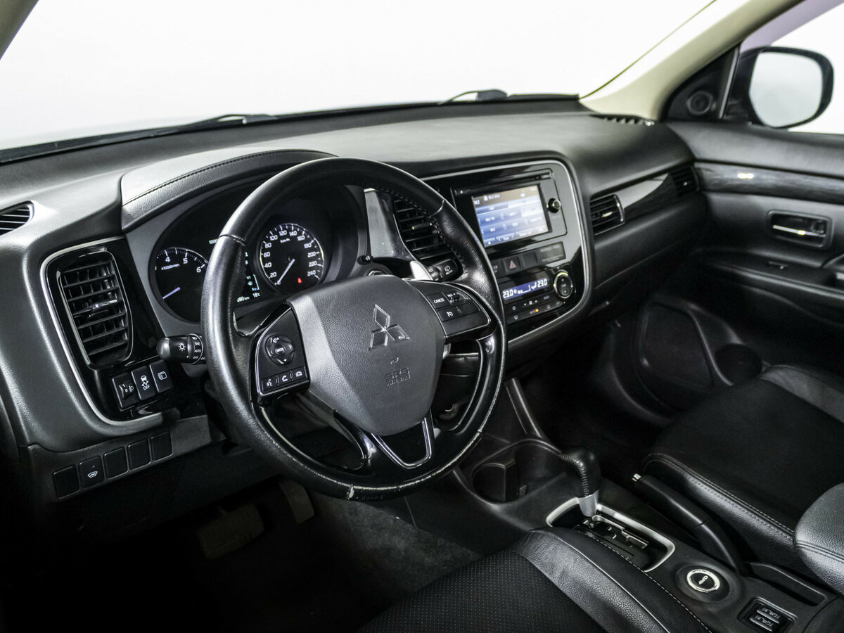 Купить Mitsubishi Outlander с пробегом. Фото: #8