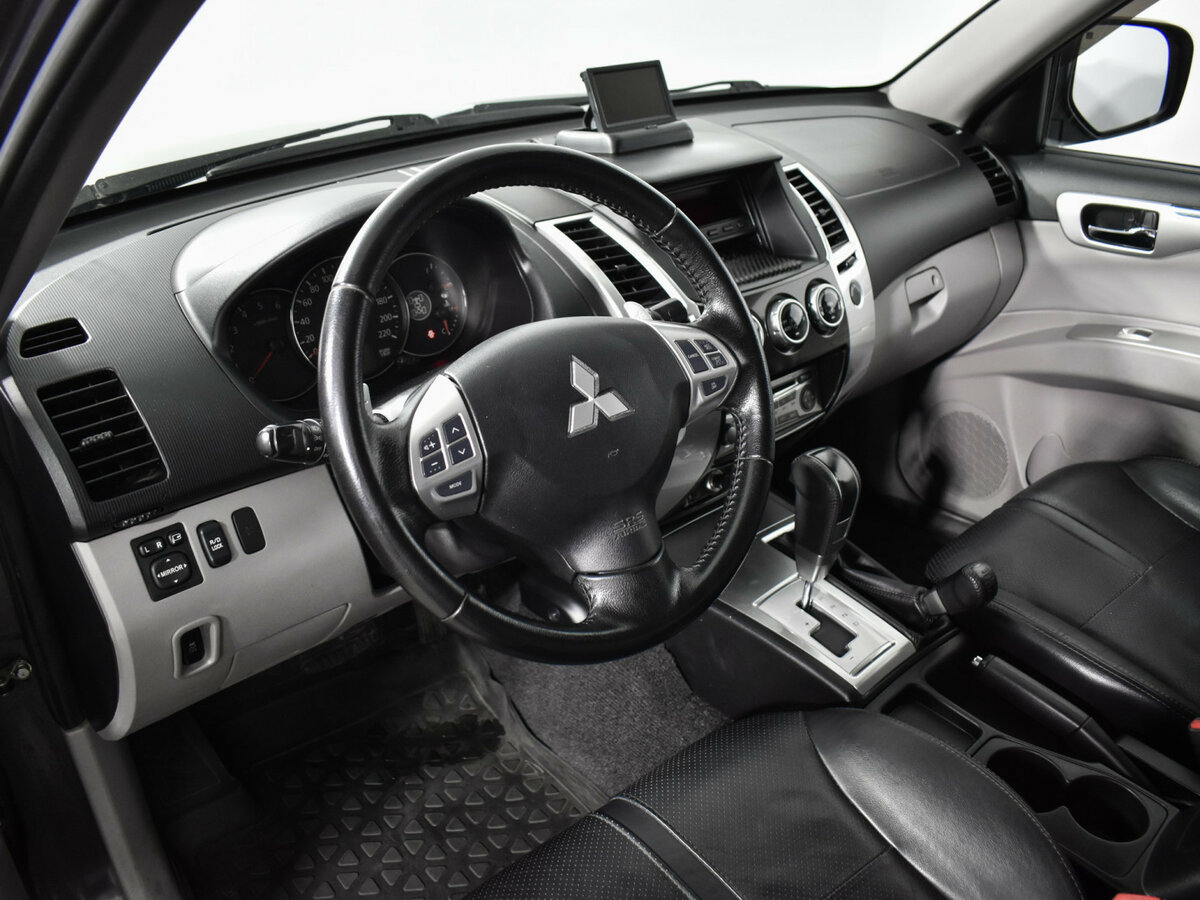 Купить Mitsubishi Pajero Sport с пробегом. Фото: #6