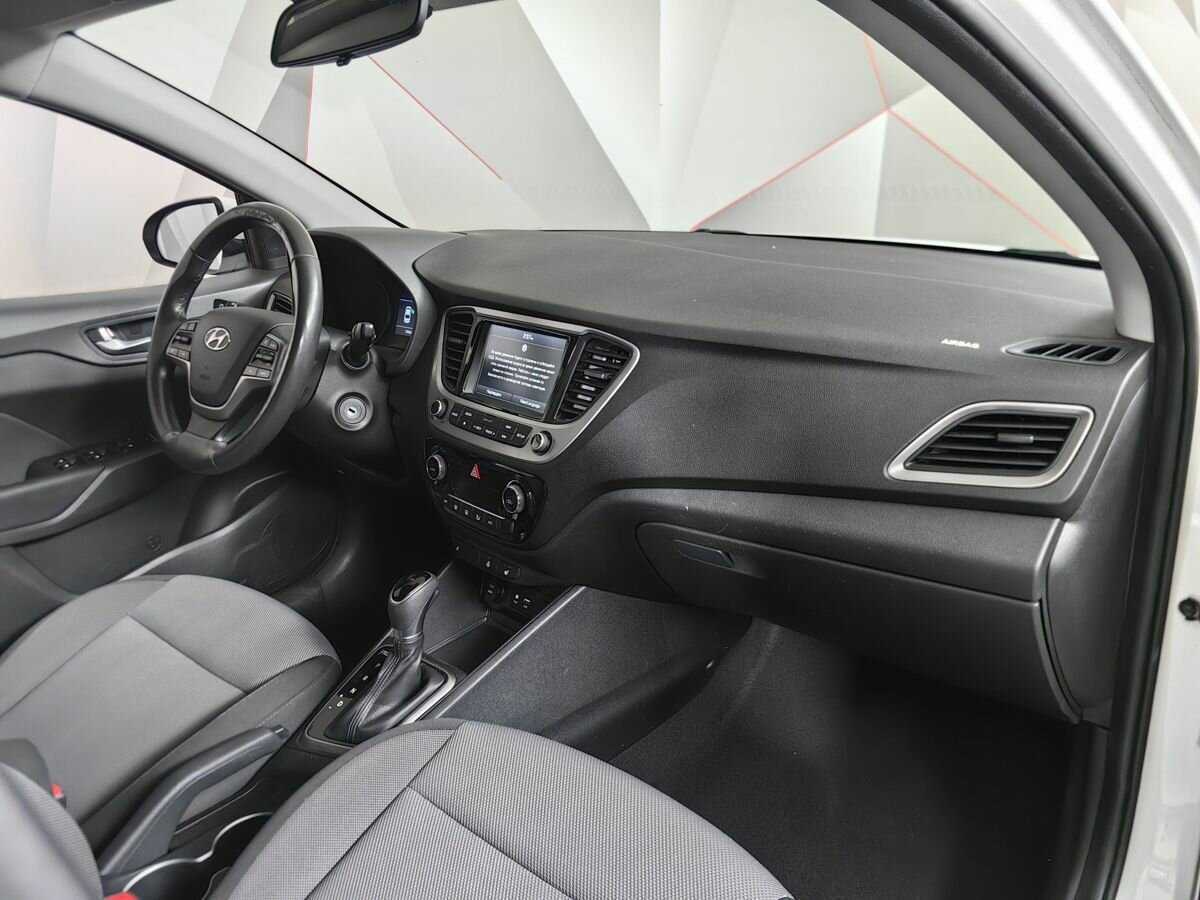 Купить Hyundai Solaris с пробегом. Фото: #9
