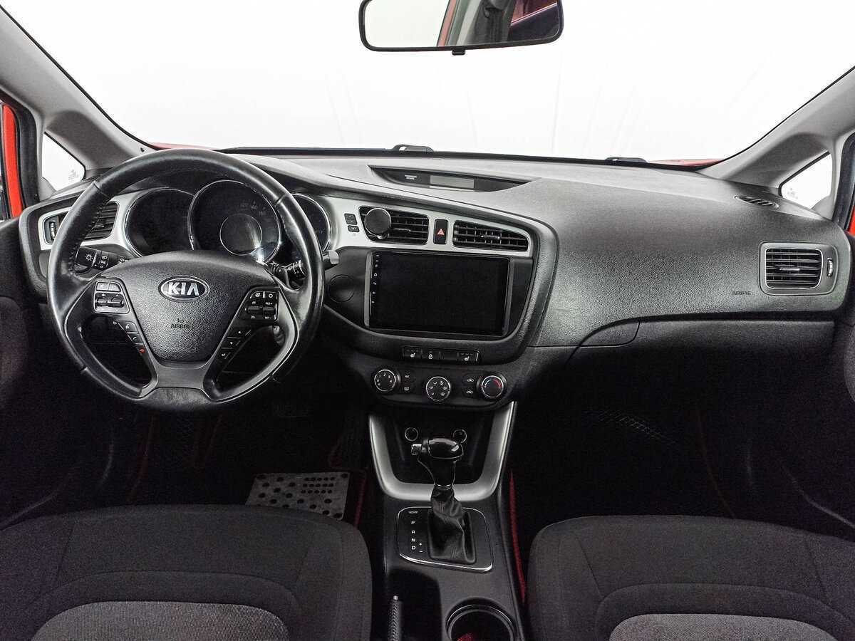Купить Kia Ceed с пробегом. Фото: #13