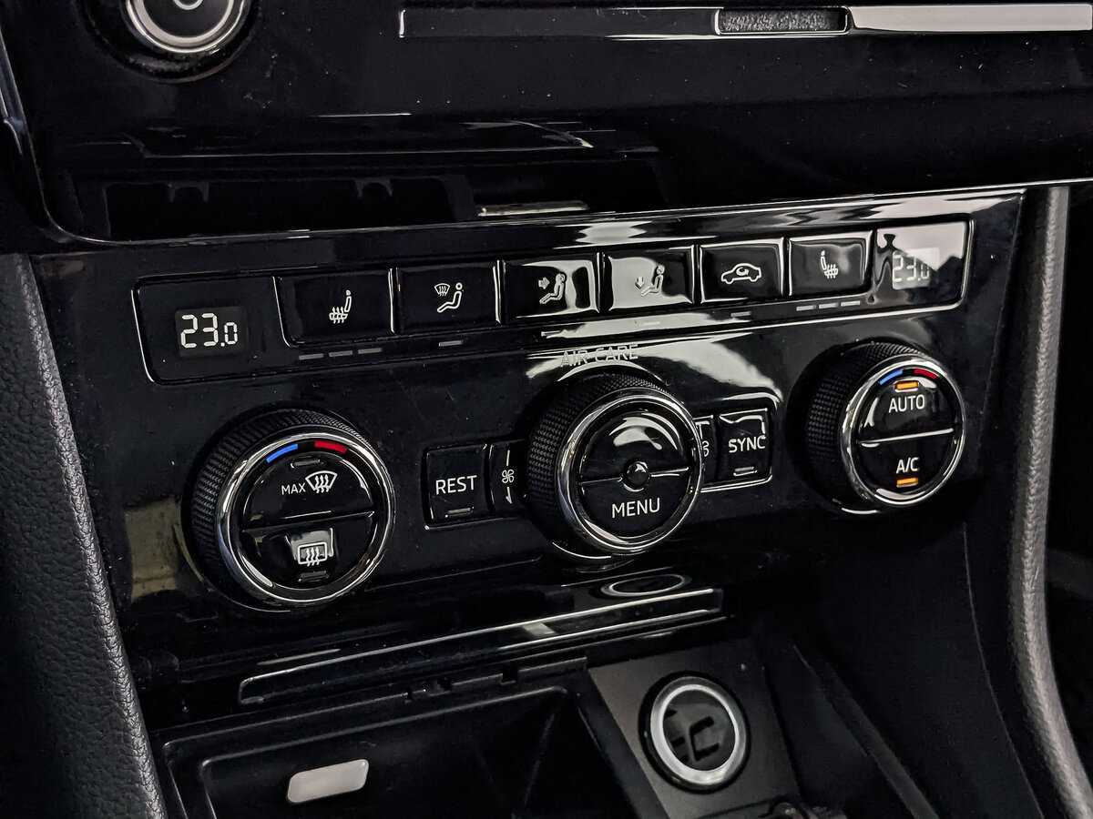 Купить Skoda Superb с пробегом. Фото: #24