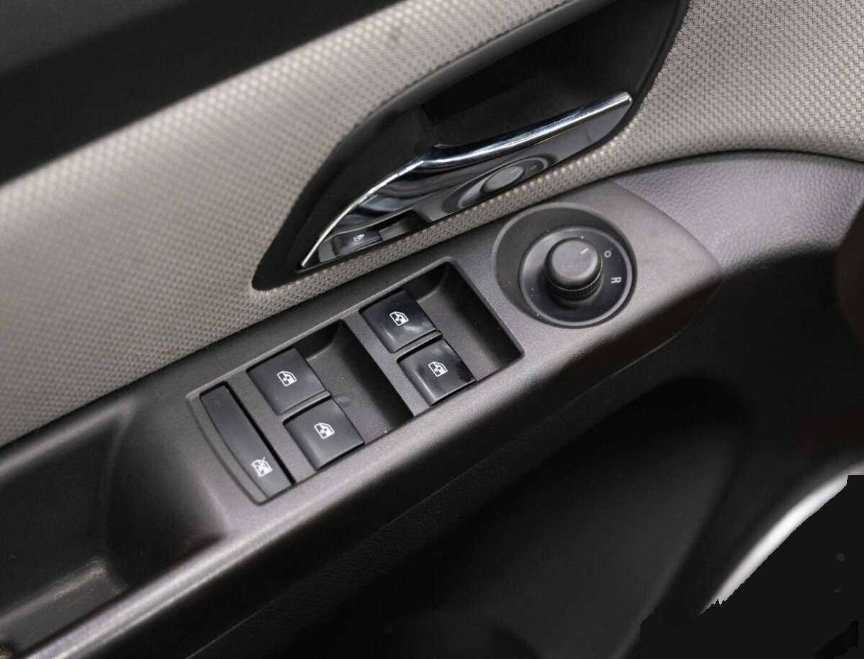 Купить Chevrolet Cruze с пробегом. Фото: #14