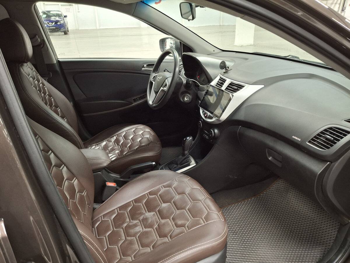 Купить Hyundai Solaris с пробегом. Фото: #10