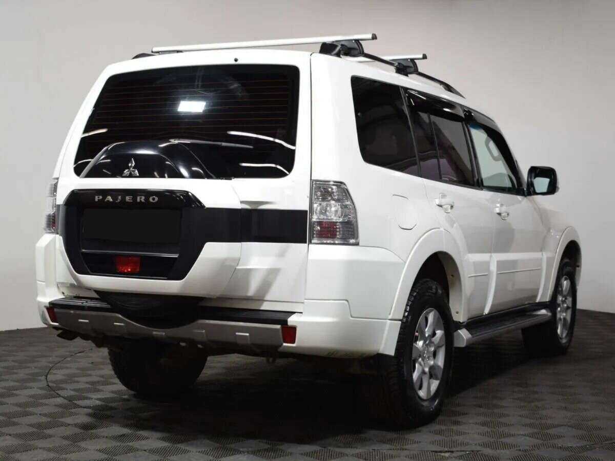 Купить Mitsubishi Pajero с пробегом. Фото: #4