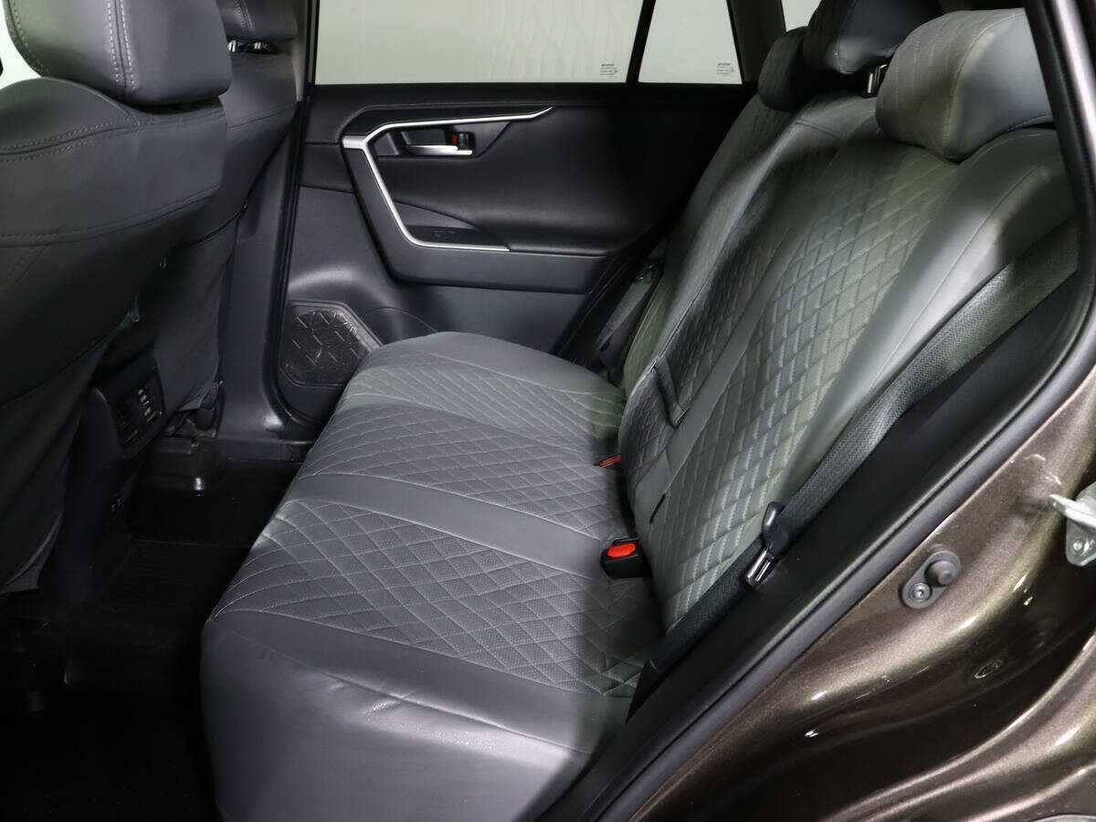 Купить Toyota RAV4 с пробегом. Фото: #7