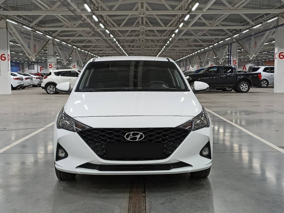 Купить Hyundai Solaris с пробегом. Фото: #1