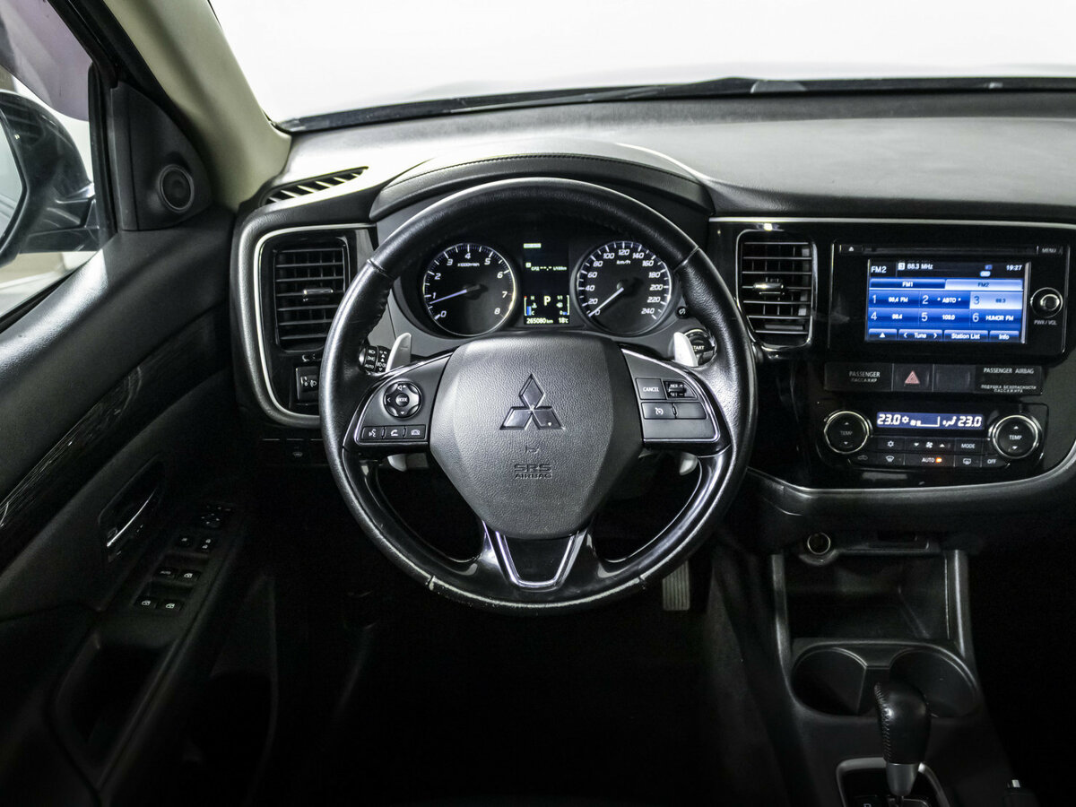 Купить Mitsubishi Outlander с пробегом. Фото: #9