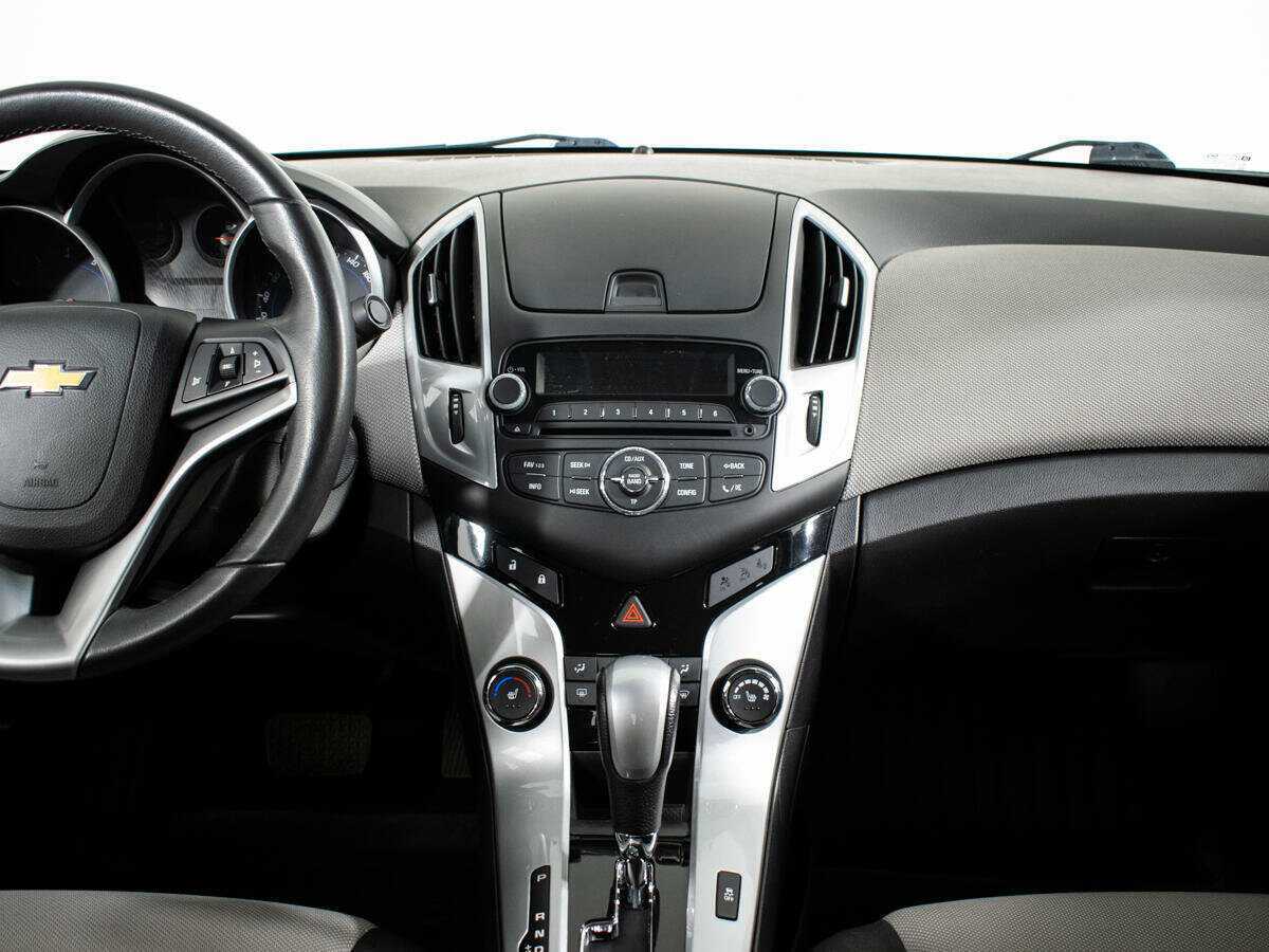 Купить Chevrolet Cruze с пробегом. Фото: #10