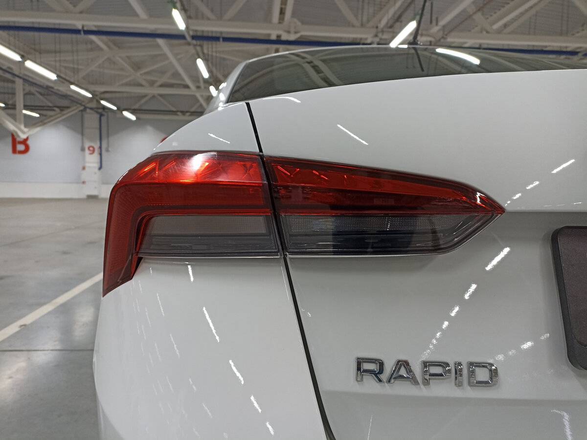 Купить Skoda Rapid с пробегом. Фото: #8