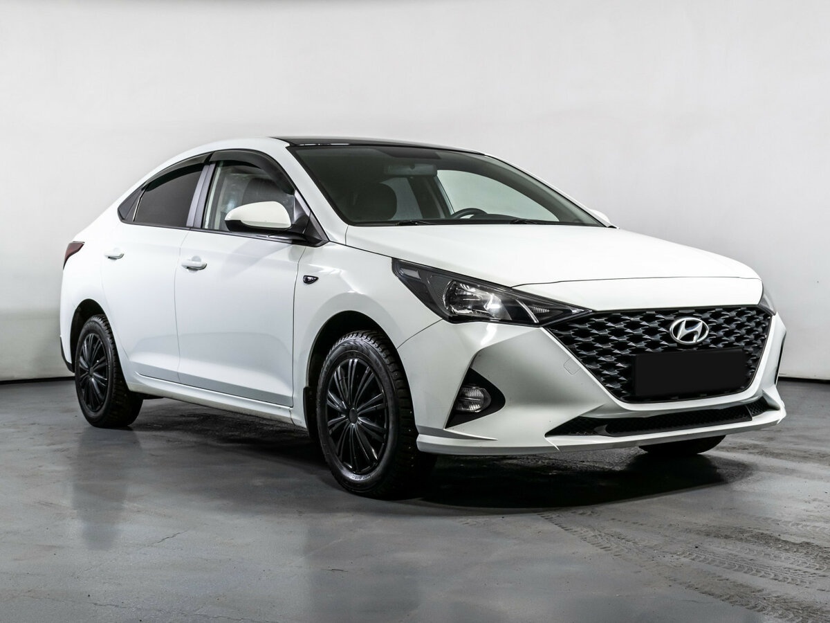 Купить Hyundai Solaris с пробегом. Фото: #2