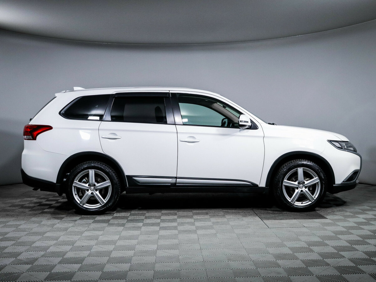 Купить Mitsubishi Outlander с пробегом. Фото: #3