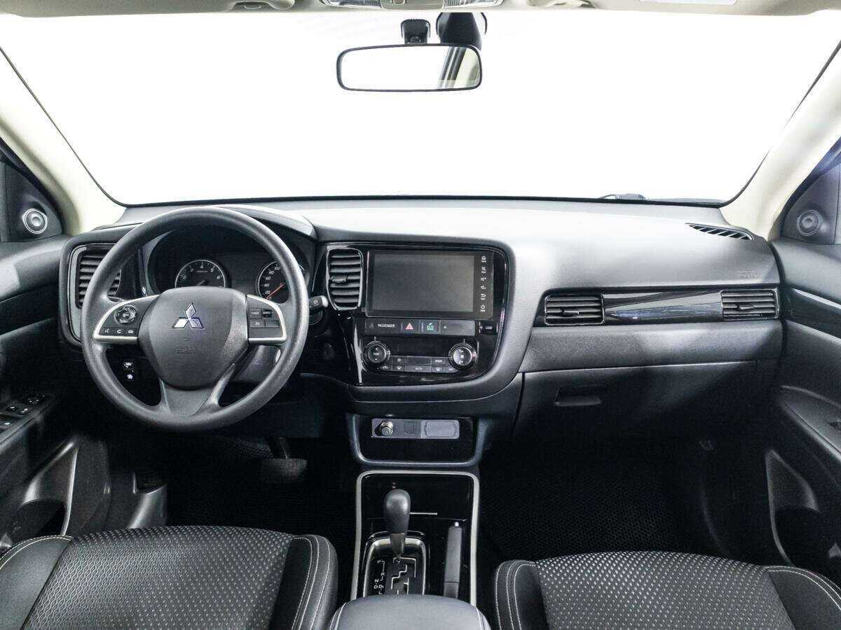 Купить Mitsubishi Outlander с пробегом. Фото: #12