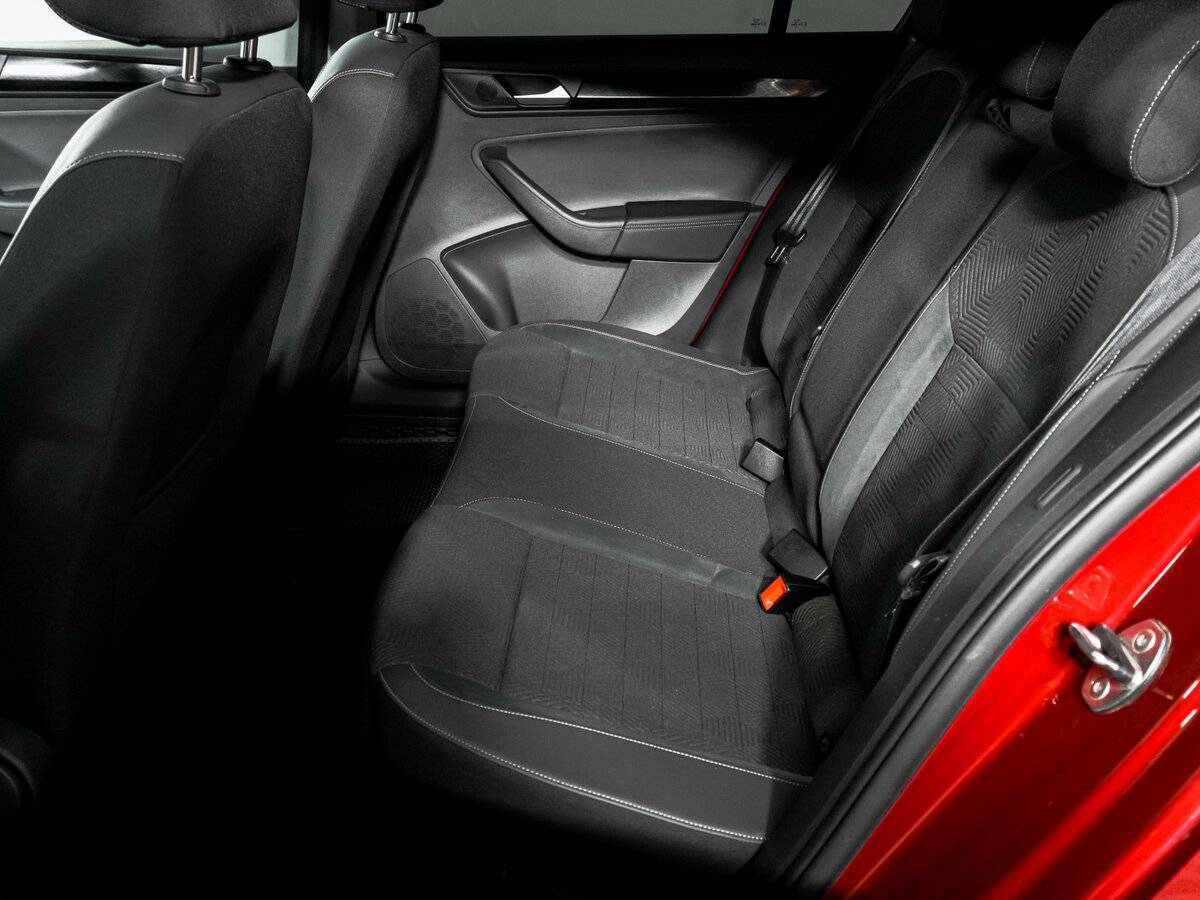 Купить Volkswagen Polo с пробегом. Фото: #8