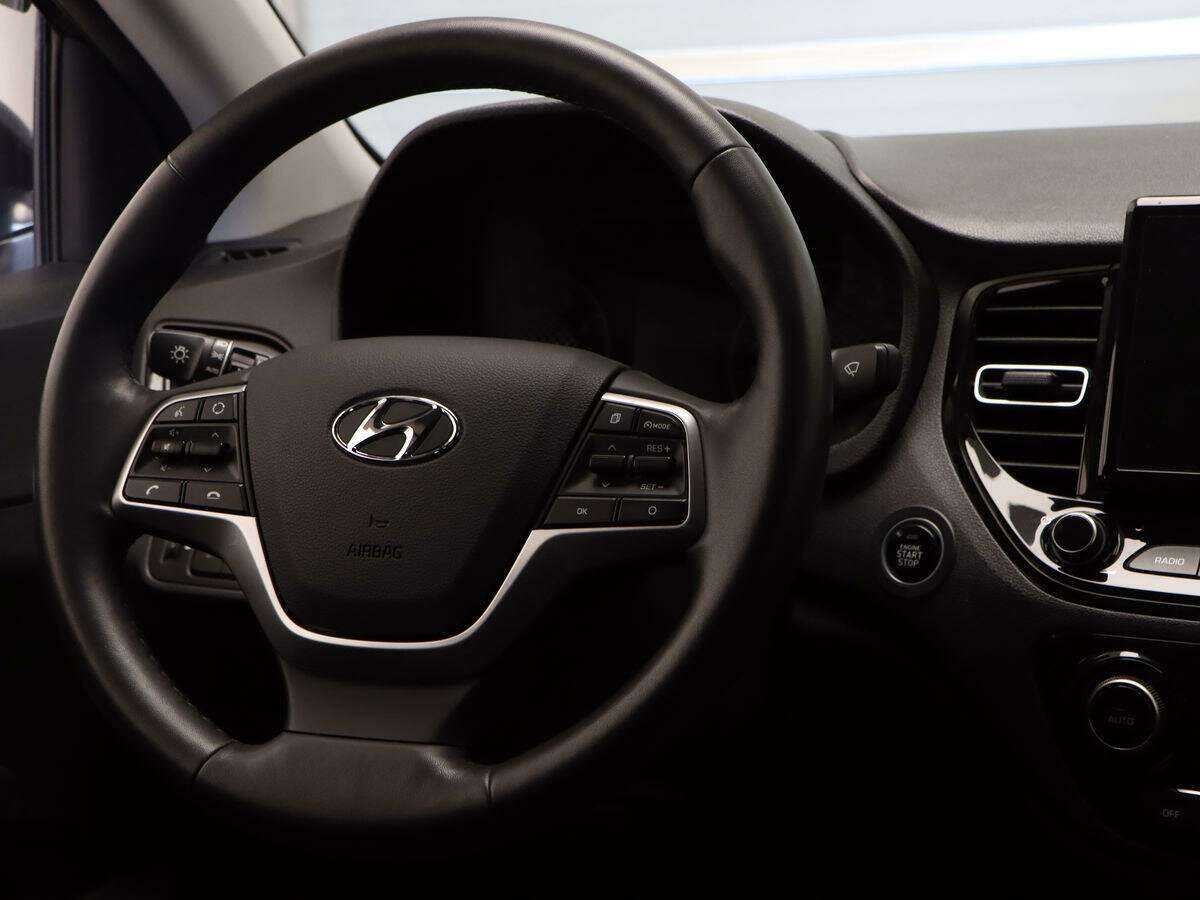 Купить Hyundai Solaris с пробегом. Фото: #10