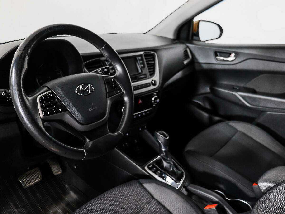 Купить Hyundai Solaris с пробегом. Фото: #8