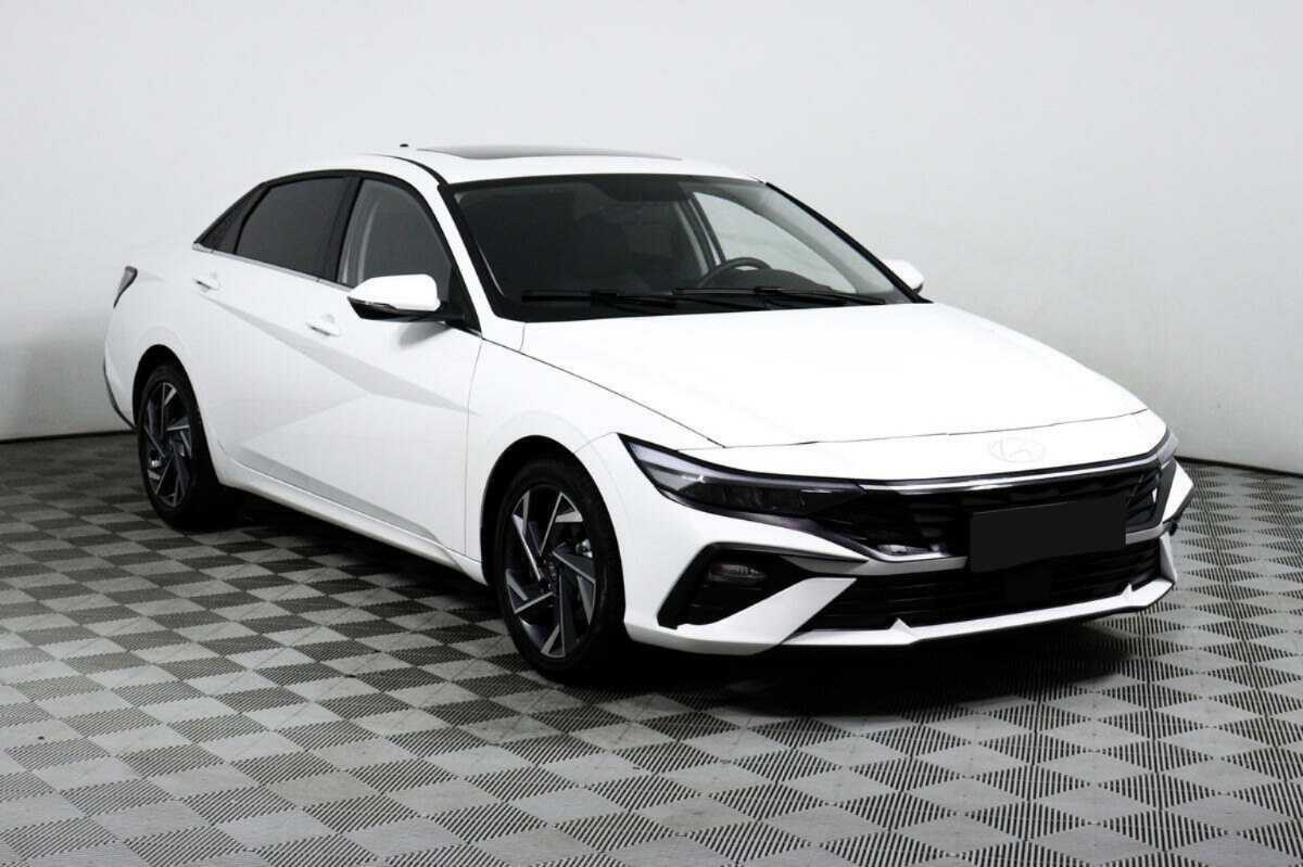 Купить Hyundai Elantra с пробегом. Фото: #2