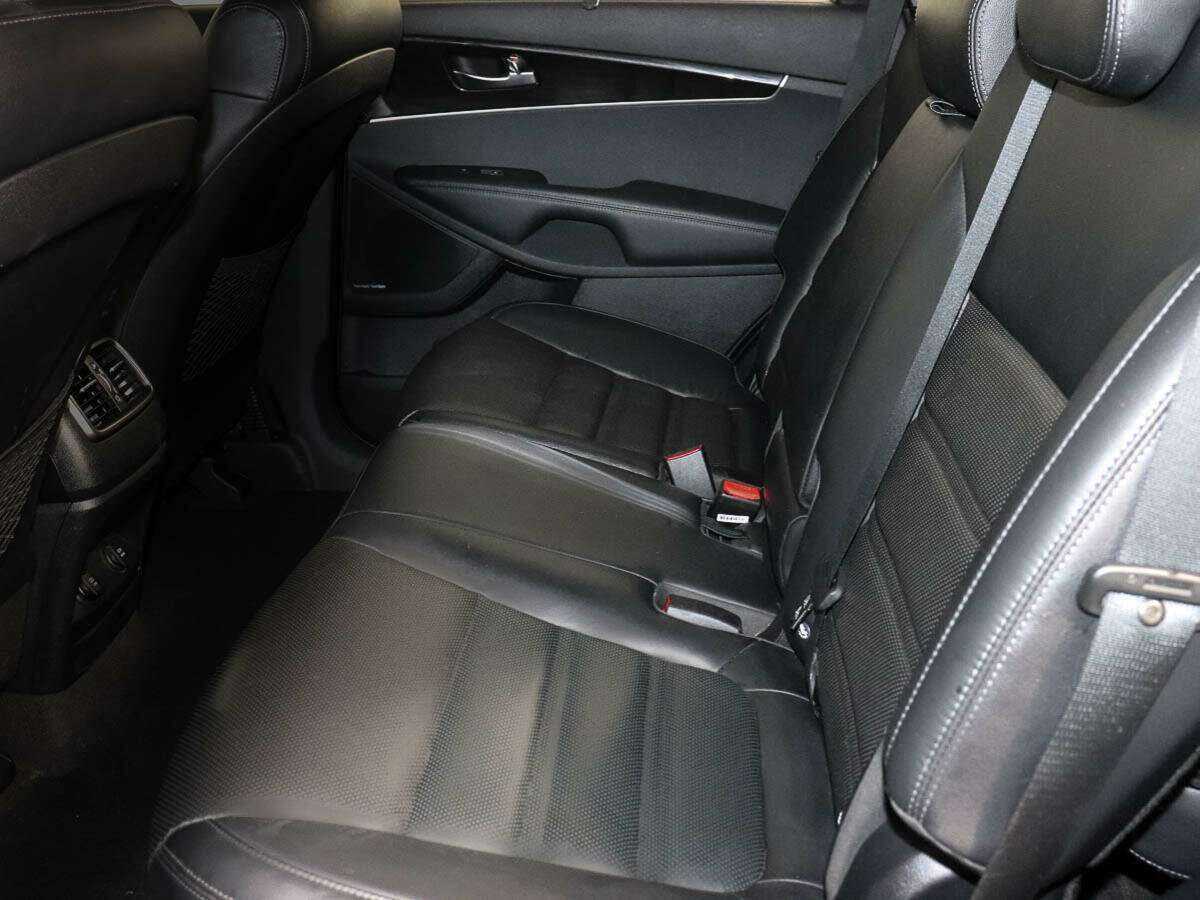 Купить Kia Sorento с пробегом. Фото: #8